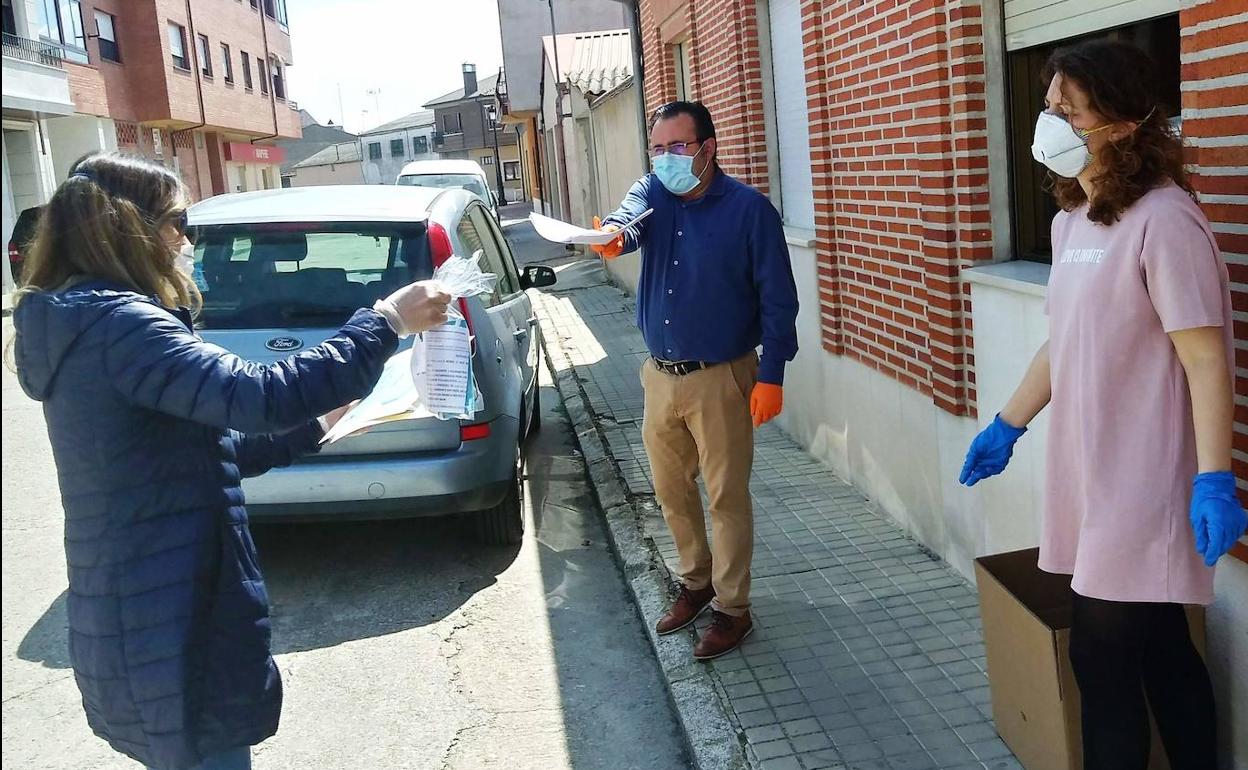 Coronavirus En Palencia Pedrajas De San Esteban Reparte Mascarillas Y